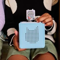 TONIES Pocket Tonie Captain Underpants And The Invasion Of The Incredibly Naughty Cafeteria Ladies From Outer Space(Pocket Tonie Captain Underpants And The Invasion Of The Incredibly Naughty Cafeteria Ladies From Outer Space Available From 20th October Pre Order From 13th October Copy) -Tonies 24991056986192